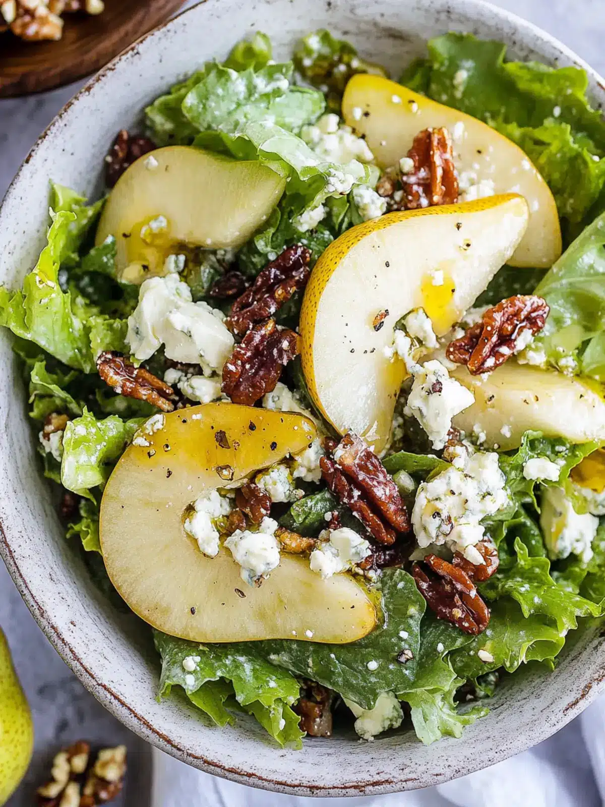 Autumn Salad with Pears and Gorgonzola for Cozy Fall Nights 4 Autumn Salad with Pears and Gorgonzola