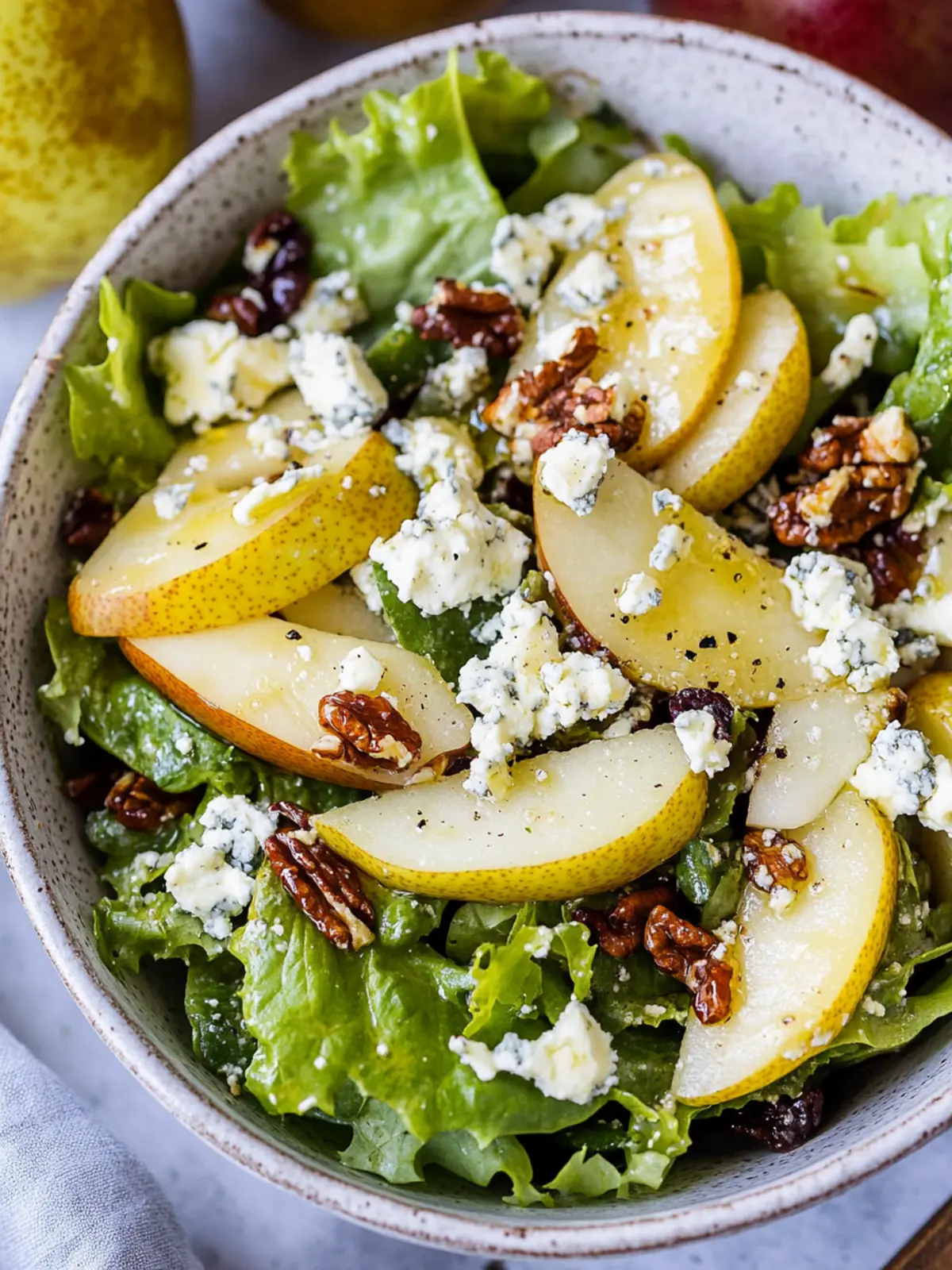 Autumn Salad with Pears and Gorgonzola for Cozy Fall Nights 5 Autumn Salad with Pears and Gorgonzola