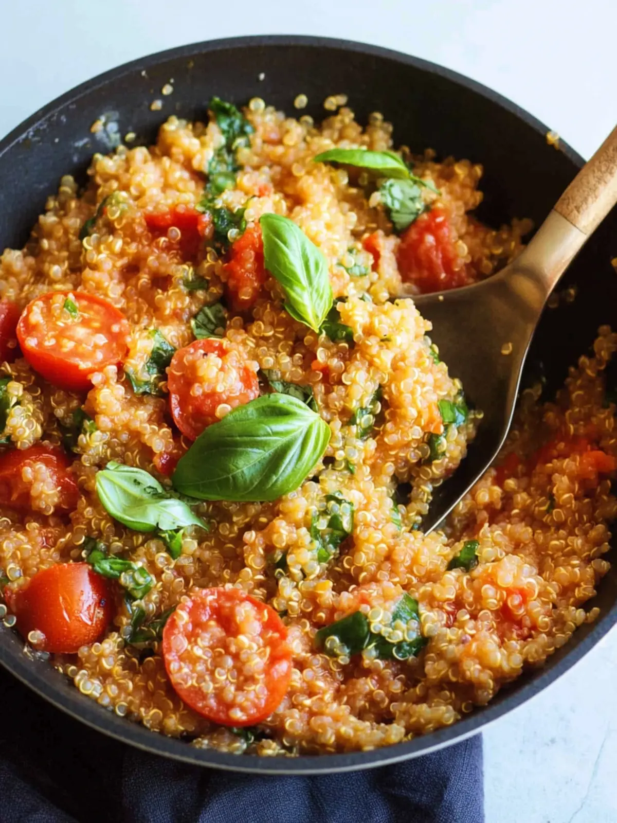 Easy Tomato & Basil Quinoa Risotto You’ll Love in 10 Minutes 5 Easy Tomato & Basil Quinoa Risotto